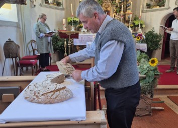 Erntedank mit "Brot teilen"