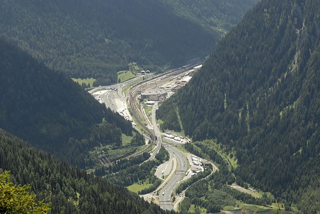 640px_brennerpass_from_north.jpeg