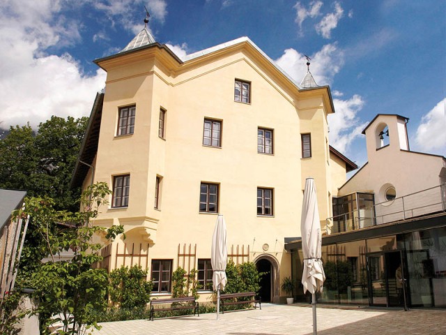 wohlgemutsheim_baumkirchen_aussen_web.jpg
