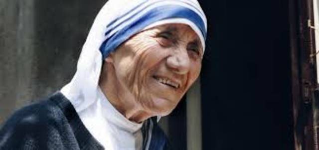 Auf dem Bild ist Mutter Teresa zu sehen