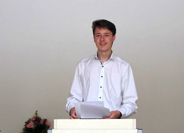 Das Bild zeigt den Gewinner des Paulinerpreises Daniel Kompatscher bei seiner Ansprache.