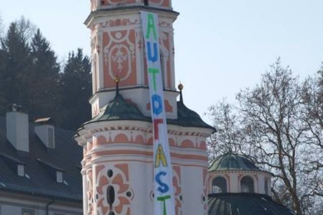 karlskirche_transparent_autofasten_2_web_1.jpg