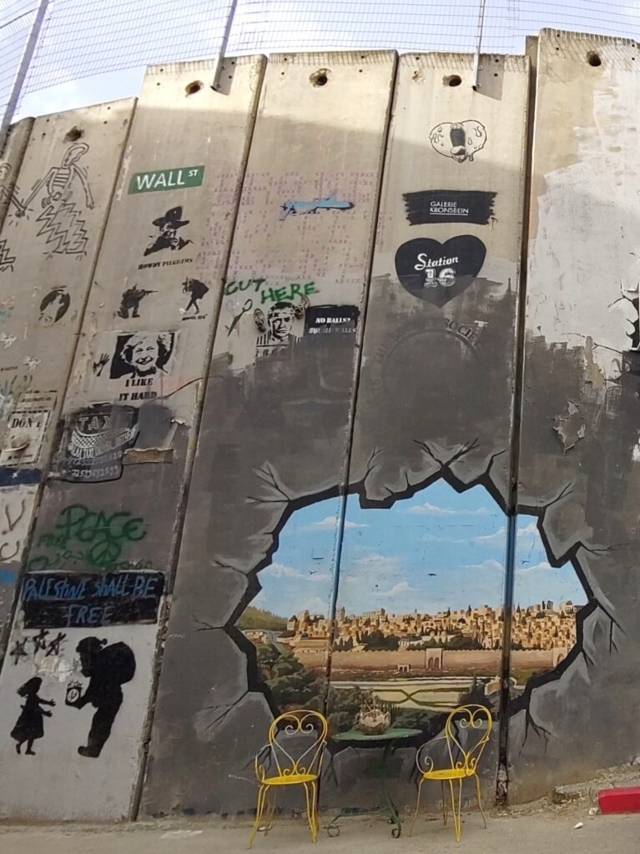 Bethlehem-Mauer-Graffiti-Durchblick © Beatrice-Battaglia