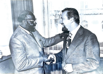 Foto 2 Sepp Fill Mit Bischof Tapsoba 1975