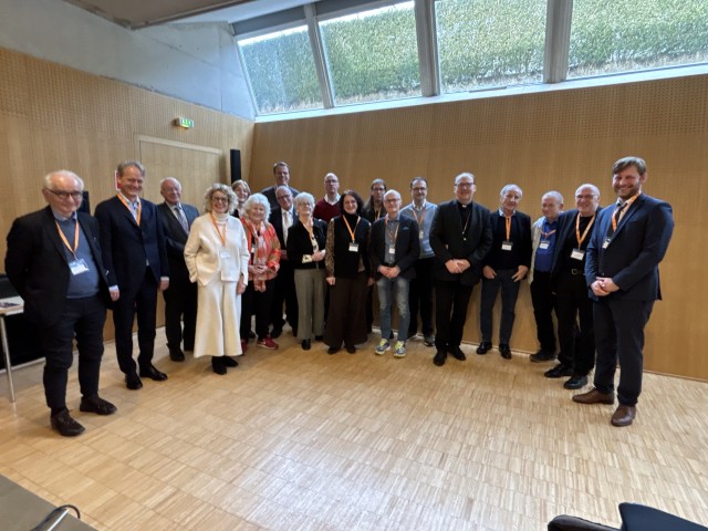 Bischof Hermann eröffnet Max-Weiler-Kongress