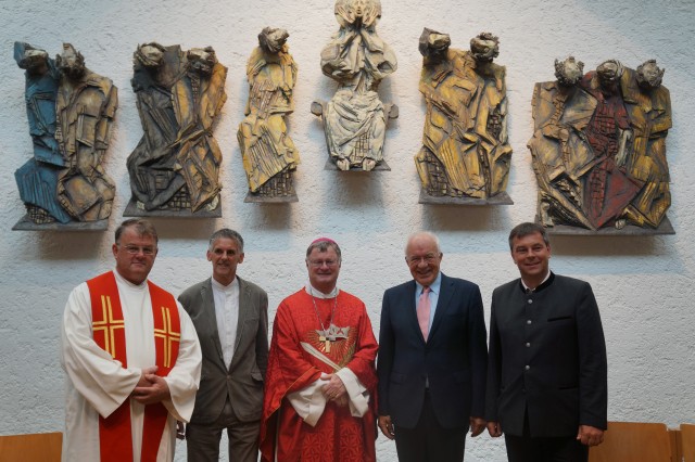 Bischof Scheuer segnete sein „Abschiedsgeschenk“