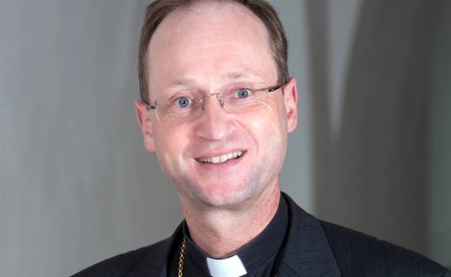 Auf dem Bild ist Weihbischof Stephan Turnovszky zu sehen.