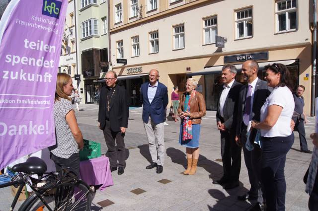 Gottesdienst und ein „echtes Feuer“ zum Abschluss