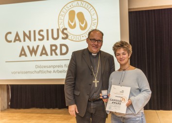 Canisius-Award: Der Sonderpreis geht an Ines Günen.