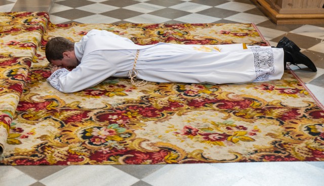 Diözesen ermöglichen berufsbegleitende Priesterausbildung