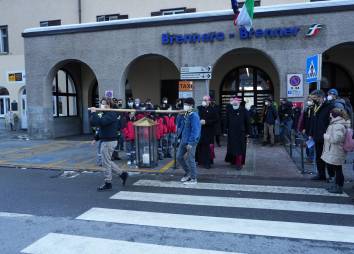 20211218 Friedenslicht Brenner Cincelli 7