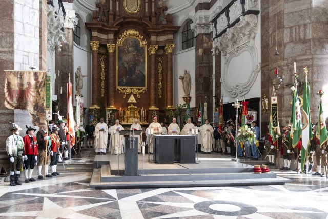 Herz-Jesu-Gelöbnisfeier im Zeichen der Solidarität 
