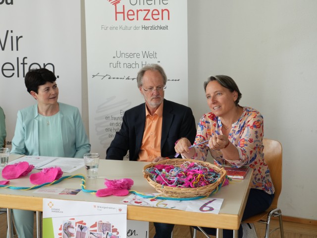 Freundschaftsbänder verbinden Tirol und die Ukraine