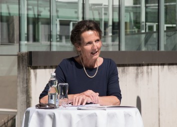 Hildegard Anegg, Leiterin der Krankenhausseelsorge: „So wie die Vielfalt an Berufsgruppen in den Krankenhäusern herausgefordert war, so war und ist...