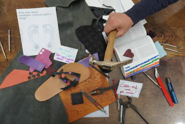 Spirituelle Schuhwerkstatt – ein Herzfeuer-Beispiel