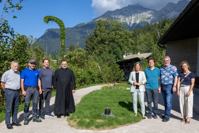 Naturgrab vor Theresienkirche fertiggestellt