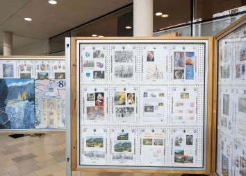 Bischof Reinhold Stecher Praesentation Briefmarken 2021 11 19 C Sigl 5773