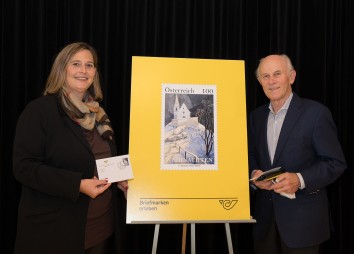 Bischof Reinhold Stecher Praesentation Briefmarken 2021 11 19 C Sigl 5786