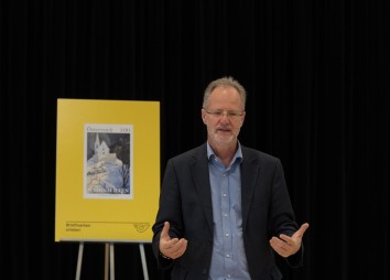 Bischof Reinhold Stecher Praesentation Briefmarken 2021 11 19 C Sigl 5808