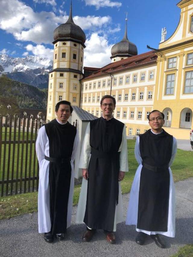 Priesterweihe im Stift Stams