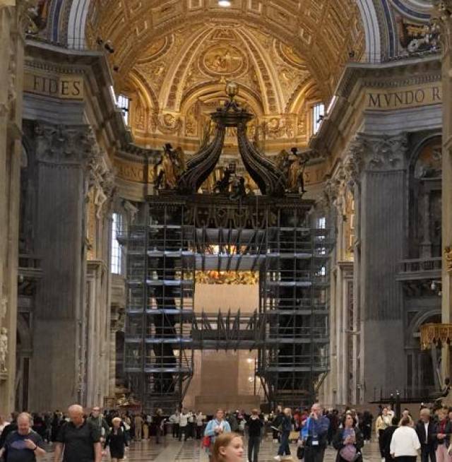 Restaurierter Baldachin im Petersdom wird am Sonntag enthüllt