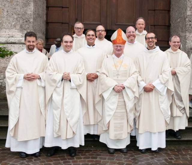 Sechs Jesuiten in Innsbruck zu Priestern geweiht