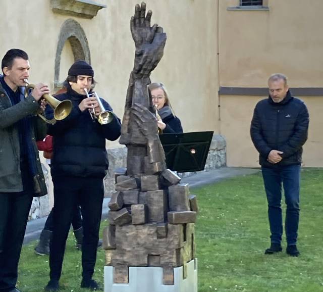 "Skulptur der Vergebung" eingeweiht
