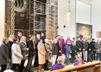2022 04 03 Haus Der Kirche Reutte  Übergabe Obholzer 1
