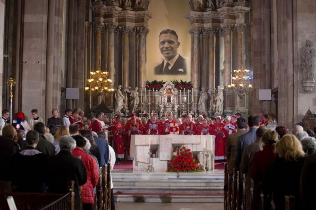 Südtiroler NS-Opfer Mayr-Nusser in Bozen seliggesprochen