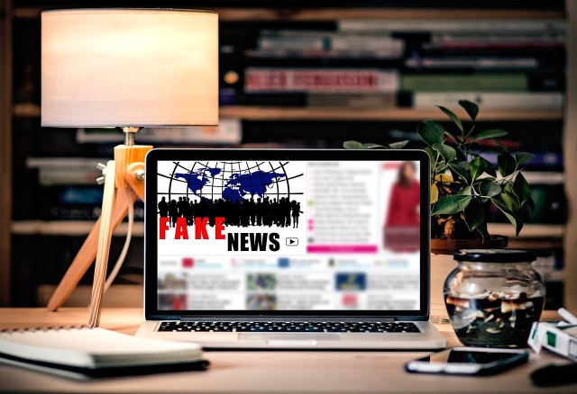 Theologie gibt Handwerkszeug gegen Fake News