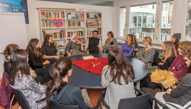 Theotage informieren über kirchliche Berufe