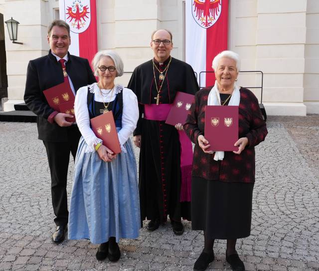 Tiroler Ehrenzeichen für Persönlichkeiten aus der Diözese Innsbruck