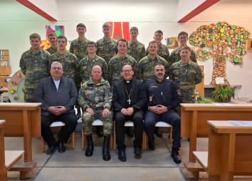2025 12 16 Gefängnisseelsorge Militärmusik Und Gefängnisseelsorge Gestalteten Den Gottesdienst Mit Bischof Hermann