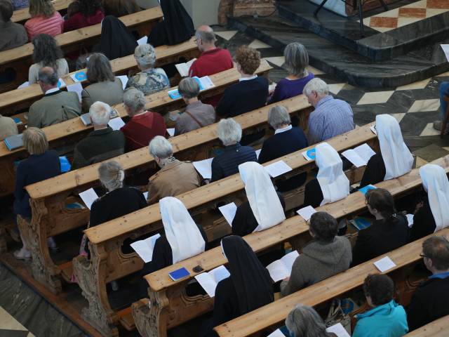 Weltgebetstag für geistliche Berufungen ermutigt zu "weiter leben"