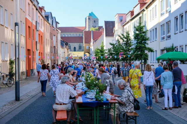 Lange Tafel