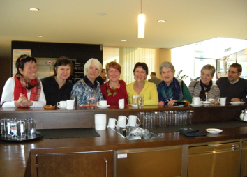 Ausbildungsgruppe 2012/2013 bei einer Kaffeepause im Haus der Begegnung