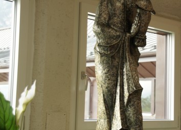 Madonna mit Jesuskind von Romed Speckbacher III. (1956-1999) Bildhauer aus Thaur