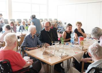 Sr Hhstn Visitation Bischof Hermann Glettler 2022 06 C Sigl 8899