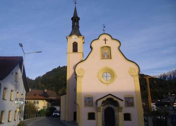 1024px Kath  Pfarrkirche Unsere Liebe Frau Maria Schnee