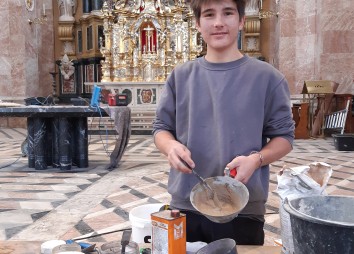 Feinarbeit Am Stein – Mosaiksanierung Im Dom 2022 10 14 (3)
