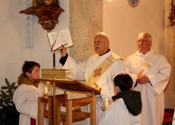 Diakon Michael Nocker beim Festgottesdienst zu seinem 80. Geburtstag