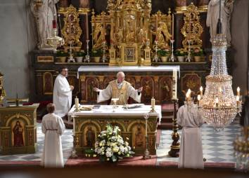 1  Corona Messe (4)