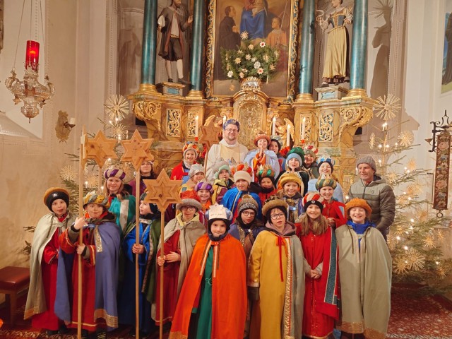 Die Sternsinger zogen von Haus zu Haus in Finkenberg